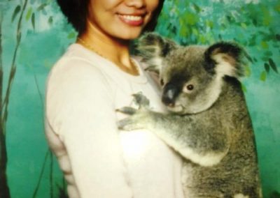 gold-coast-koala-cuddle